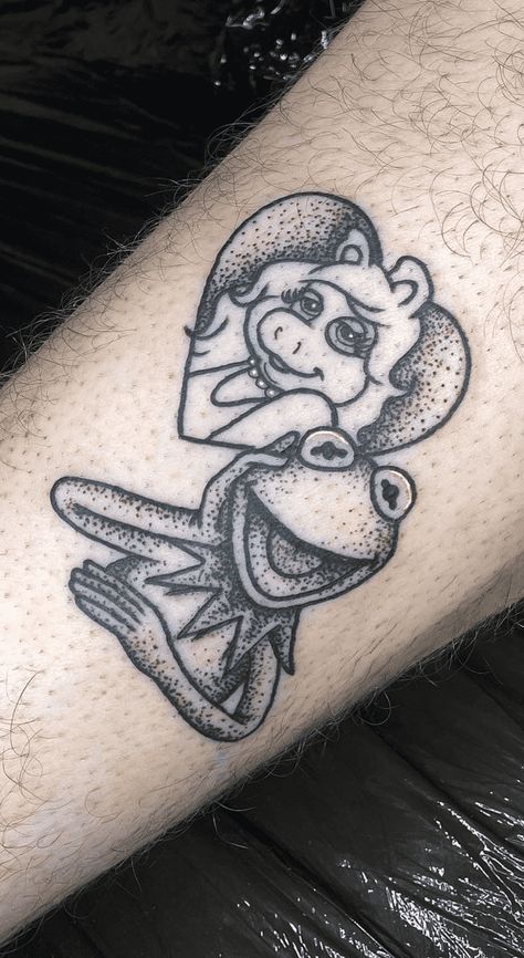 Muppets Tattoo Simple, Muppet Tattoo Ideas, Muppet Tattoo Small, Kermit The Frog Tattoo, Kermit Tattoo, Muppets Tattoo, Muppet Tattoo, Oz Tattoo, Traditional Tattoo Stencils