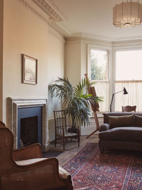 A Home With A History: Georgina Mann’s Victorian terrace Victorian Terrace Interior, Victorian Era Homes, Victorian Terraced House, Victorian Townhouse, Victorian Buildings, Extension Designs, House Extension Design, Victorian Terrace, Architecture Interiors