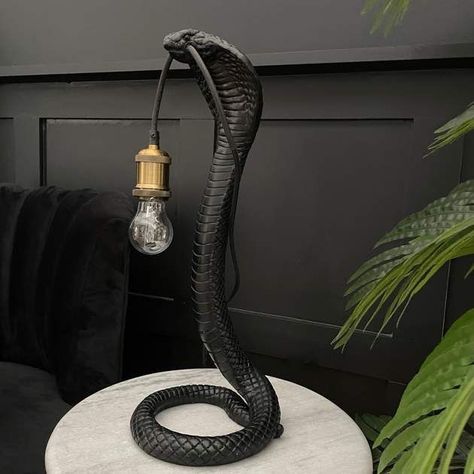 Decorating Lampshades Ideas, Weird Home Decor, Snake Lamp, Home Accessories Ideas, Black Room Decor, Dark Decor, Dark Home Decor, Goth Home, Goth Home Decor