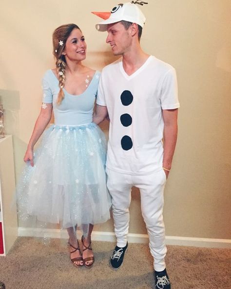 Couples Halloween Costumes Ideas (35 Photos) - Page 13 of 17 - Inspired Beauty Disney Çiftleri, Kostum Disney, Flintstones Halloween Costumes, Disney Couple Costumes, Olaf Halloween Costume, Diy Fantasia, Olaf Costume, Couples Disney, Makeup Zombie