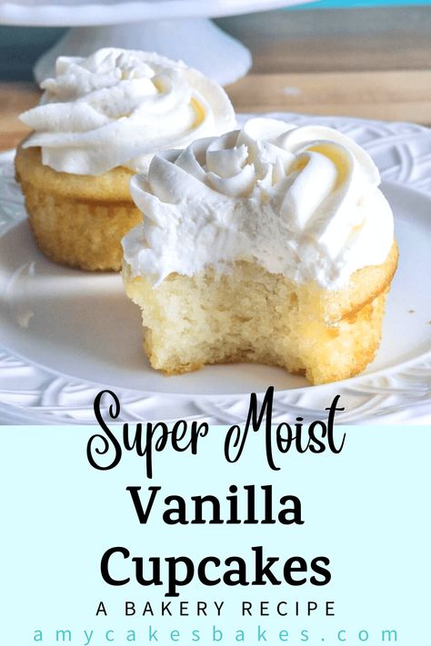 Super Moist Vanilla Cupcakes - Amycakes Bakes- AMAZING!!!!! More vanilla/less almond of course. Make the scoop level. 10 min then 8 min. Moist Cupcake Recipes, Vanilla Cupcakes Recipe, Easy Vanilla Cupcakes, Moist Vanilla Cupcakes, Cheesecake Desserts Recipes, Savory Dessert, Moist Cupcakes, Cheesecake Lovers, Vanilla Cupcake Recipe