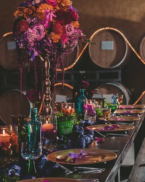 Wedding Colors Orange, Aladdin Wedding, Purple Centerpieces, Tafel Decor, Jewel Tone Wedding, Colors Orange, Purple Wedding, Wedding Color Schemes, Wedding Themes