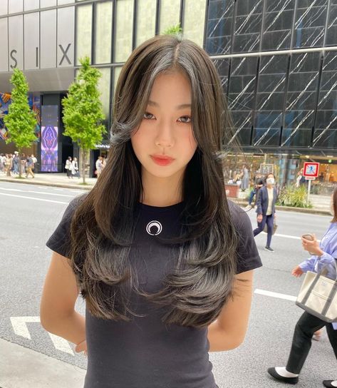 Curtain Bangs Long Hair Layers Straight Hair Asian, Long Layer Asian Hair, Korean Hairstyle For Long Face, Long Layers Korean, Layers Thinner Hair, Haerin Haircut, Layered Haircut Korean, Asian Haircut Long Layers Straight Hair, Long Korean Haircut