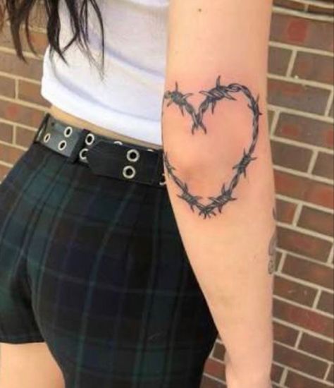 Barbed Wire Heart Tattoo, Wire Heart Tattoo, Barbed Wire Heart, Barbed Wire Tattoos, Bauch Tattoos, Herz Tattoo, Wire Heart, Elbow Tattoos, Leg Tattoos Women