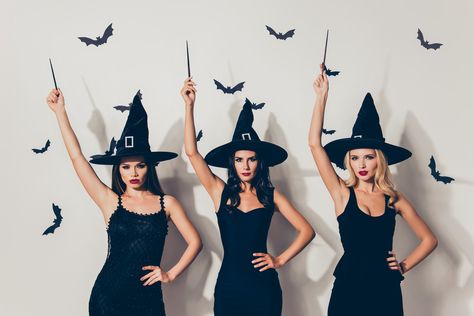 Witch Costumes, Devil Costume, Vintage Halloween Costume, Witch Dress, Witch Diy, Black Cotton Dresses, Halloween Costumes Friends, Vintage Witch, Halloween Costumes Makeup