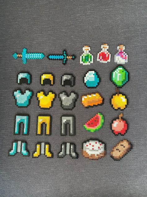 Diy Perler Bead Crafts Minecraft, Pearler Bead Minecraft Patterns, Perler Beads Ideas Small Minecraft, Fuse Bead Patterns Minecraft, Minecraft Bead Art, Bubble Perler Bead Pattern, Pyssla Ideas Minecraft, Hama Beads Patterns Minecraft, Peeler Bead Minecraft