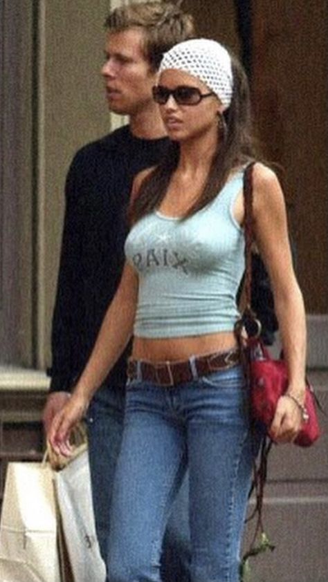 Adriana Lima Outfit, Adriana Lima Style, 00s Mode, 90s 2000s Fashion, 2000s Outfit, Outfits 2000s, Girl Vibe, 2000s Outfits, Latina Fashion