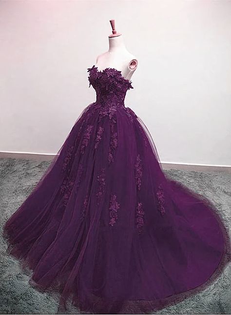 Charming Ball Gown Purple Tulle Sweetheart Lace Applique Formal Dress Dark Purple Ball Gown, Dark Purple Quinceanera Dresses, Purple Sweet 16 Dresses, Autumn Wedding Dress Bridesmaid, Purple Quince Dress, Ball Gown Purple, Formal Dress Purple, Purple Sweet 16, Purple Ball Gown