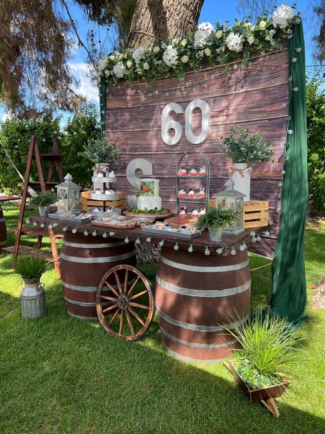 Horseshoe Party Decorations, Rustic Banquet Decor, Western Table Decorations Cowboy Theme, Earthy Party Theme, Rustic 60th Birthday Party Ideas, Cowboy Theme Party For Adults Decorations, Rustic Quinceanera Ideas Decoration, Western Theme Centerpieces, Vaquero Centerpieces