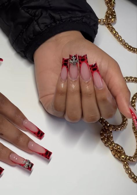 Square Baddie Nails, Nail Ideas Square Medium, Red Baddie Nails Acrylic, Red Nail Designs Short, Dope Nail Designs Mid Length, Nail Inspo Medium Length, Red Nail Inspo Acrylic, Black And Red Nails Ideas, Nails Inspiration Baddie