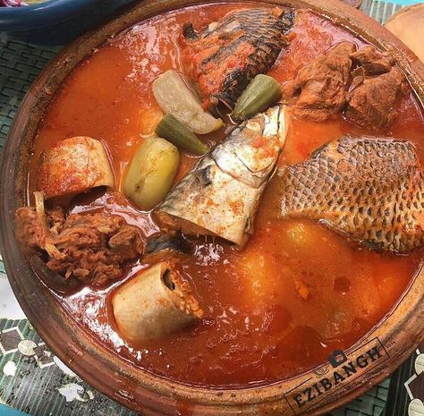 Ghana Light Soup Recipe, Pepper Soup Recipe, Ghana Food, African Recipes Nigerian Food, Ghanaian Food, African Foods, Food Traditional, Light Soups, West African Food