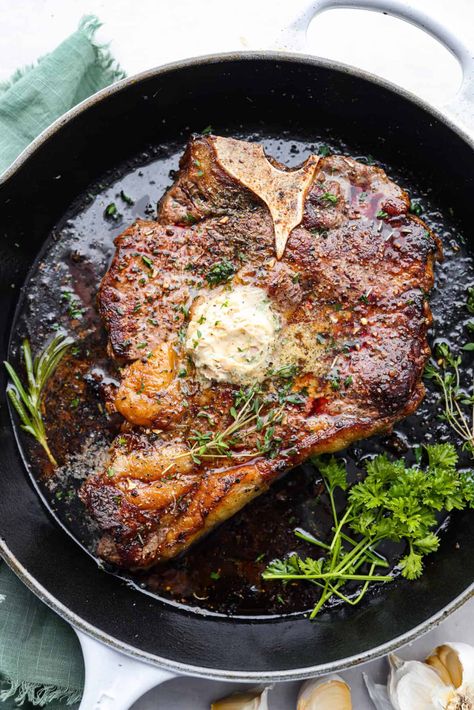 Indulge in the ultimate T-bone steak experience with this recipe! It takes an already awesome cut of meat and cooks it to perfection. The mix of olive oil, spices, and a hot skillet gives you a beautifully seared crust. Top it off with some garlic butter and fresh herbs, then you have the perfect meal ready for any occasion! Delmonico Steak, Steak And Potatoes, Easy Steak Recipes, Easy Steak, T Bone Steak, Steak And Mushrooms, Garlic Butter Steak, Steak Butter, T Bone