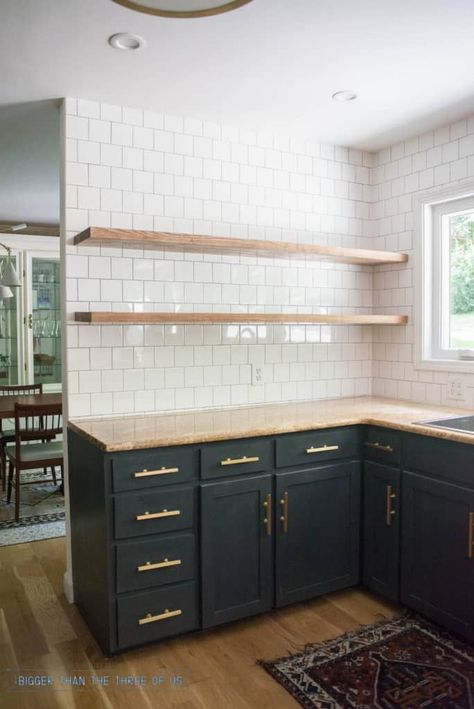 Use this post to figure out exactly what height to hang your floating shelves! #floating #homedecor Kitchen Renovation Diy Ideas, Floating Kitchen Shelves, Floating Kitchen, Model Dapur, Kabinet Dapur, Diy Kitchen Renovation, Casa Vintage, White Subway Tile, Interior Modern