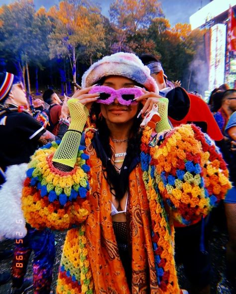 🦖Happy Lost Lands month friends🦖 Shout out to my favorite customer photo EVER of @izzzy_gomez ily so much friend! Another fabulous shot of @tranquilnala rocking her third eye hat at Dubstep Disneyland! And a final shot of my favorite fit from lost lands last year, Pimp Daddy Frog Legs for the win. Bass Canyon Outfits, Psychadelic Outfits Aesthetic, Lost Lands Festival Outfit, Dubstep Outfits, Electric Forest Outfit, Whomp Whomp, Lost Lands Festival, Frog Outfit, Rave Fit