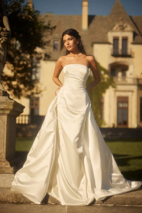 The Biggest 2024 Wedding Dress Trends to Know From New York Bridal Fashion Week | Vogue Enaura Bridal, Column Wedding Dress, Beautiful Ball Gowns, Kleinfeld Bridal, Wedding Inside, Bride Groom Dress, Ball Gown Skirt, Column Dress, Allure Bridal