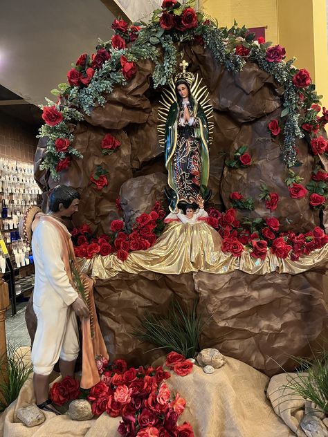 Virgin Mary Altar Decoration, Altar Para La Virgen Ideas, Guadalupe Altar, Mexican Catholic Art, Casino Birthday Party, Paw Birthday, Home Altar Catholic, Dia De Los Muertos Decorations Ideas, Baby Boy Decorations