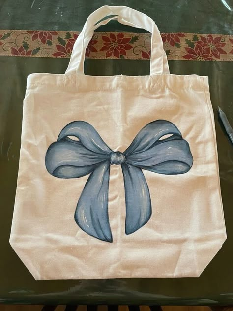 Tote Bag Painting Ideas Coquette, Tout Bag Ideas, Decorating Tote Bags Ideas, Tot Bag Design Ideas, Drawings On Bags, Tote Bag Inspo Painting, Cloth Bag Design Ideas, Painting Ideas On Tote Bags, Tote Bag Ideas Paint