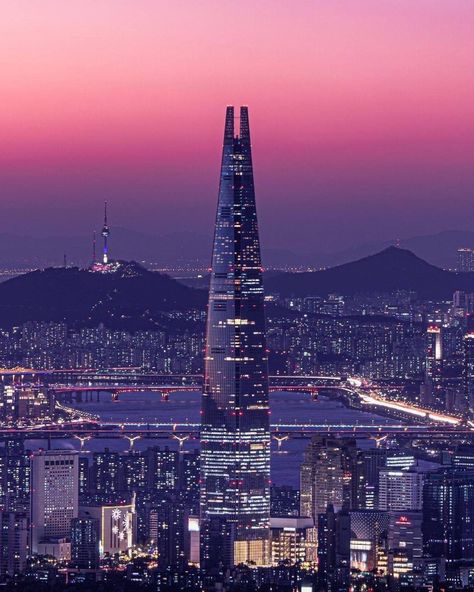 Seoul Korea City Wallpaper, South Korea Beautiful Places, South Korea Seoul Beautiful Places, Korea Beautiful Places, South Korea Pics, Aesthetic Wallpaper South Korea, Korea Pictures Seoul, Aesthetic South Korea Pictures, Seoul Korea City Aesthetic