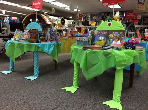 Monster Tables created from Scholastic Book Fair 2015 patterns Book Fair Ideas Display, Monster Classroom, School Book Fair, Monsters Inc Baby Shower, Enchanted Forest Book, Monster Book, School Library Displays, Fair Theme, Scholastic Book Fair