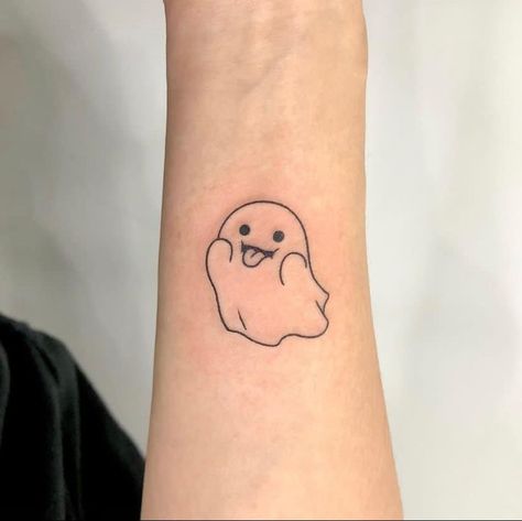 Small Tattoos Ghost, Tattoos Ghost, Red Heart Tattoos, Small Finger Tattoos, Horoscope Tattoos, Ghost Tattoo, Clever Tattoos, Small Pretty Tattoos, Cute Little Tattoos