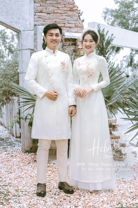 Wedding Ao Dai, Nikah Outfit, Glam Wedding Makeup, Bridal Makeup Images, Secret Garden Wedding, Bridesmaid Outfit, Traditional Costume, Wedding Dress Styles, Cheongsam