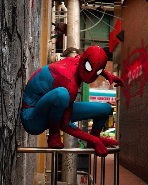 Peter B. Parker on Instagram: “Here’s hoping ITSV 2 isn’t a Sony cash grab and it stays true to the spirit of Spider-Man. 🕸🕷 are you guys excited for the sequel?…” Full Bodysuit, Superhero Suits, Spiderman Costume, Zentai Suit, Spiderman Cosplay, Halloween Men, Bodysuit Jumpsuit, Red Bodysuit, Marvel Cosplay