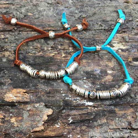 Adjustable Leather Bracelets, Silver Leather Bracelet, Leather Friendship Bracelet, Bracelet Board, Repurpose Projects, Leather Bracelet Tutorial, Leather Jewelry Making, Suede Jewelry, Suede Bracelet