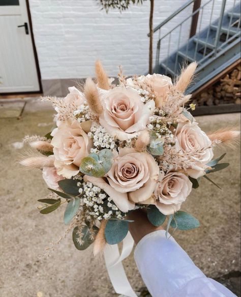 Unique Bridal Bouquets Ideas, Bridal Bouquet Ideas, Unique Bridal Bouquets, Bouquets Ideas, Wedding Bouquet Ideas, Champagne Flowers, Boho Wedding Bouquet, Bouquet Inspiration, Bridal Bouquet Flowers