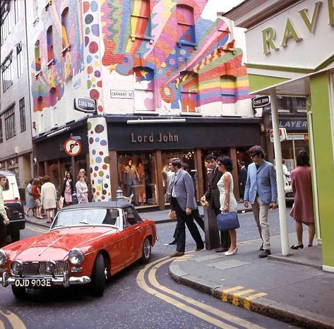 The original 1960s Tumblr blog. Curated by Nesa Wake 1960s London, Lord John, Swinging 60s, Swinging London, Carnaby Street, London Aesthetic, London History, Swinging Sixties, Soho London