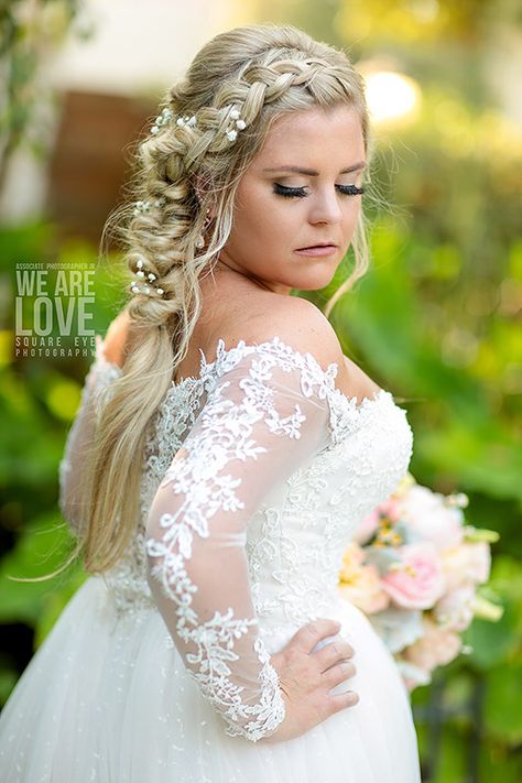 Posing For Full Figured and Plus Size Brides | Fine Art Wedding Photography in Orange County Los Angles Temecula Oak Glen Trying On Dresses, Fat Bride, Thinner Face, Plus Size Photography, Oak Glen, I Am Sick, Just Got Married, Plus Size Posing, Plus Size Brides