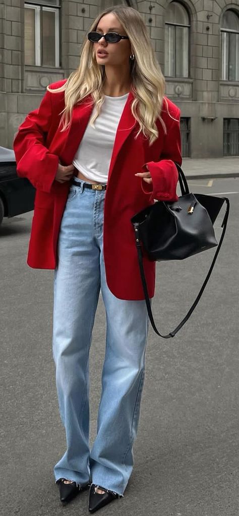 Street Style 2024 Spring Colourful Blazer Outfit, Colourful Blazer, Mum Outfits, Colour Outfit, Blazer Outfit, Fashion Mood Board, Fashion Victim, Red Blazer, Winter Fits