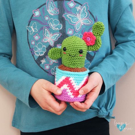 Cactus Amigurumi Free Pattern, Mini Cactus Crochet Free Pattern, Heart Cactus Crochet Pattern, Crochet Cactus Pin Cushion Free Pattern, Mood Cactus Crochet Pattern, Cactus Love Amigurumi, Crochet Cactus, Crochet Home Decor, Pink Yarn