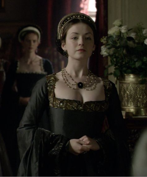 Mary Tudor - The Tudors "Sister" The Tudors Tv Show, Mary Tudor, Tudor Dress, Sarah Bolger, Tudor Fashion, Medieval Princess, Tudor Costumes, Tudor Dynasty, Tudor Era