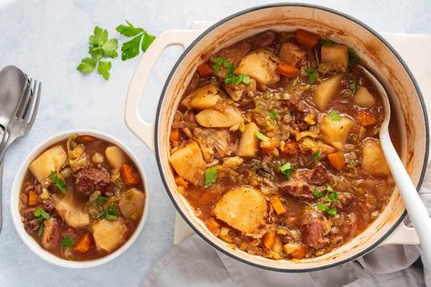 A Timeless Traditional Irish Stew Slumgullion Recipe, Irish Beef Stew Recipe, Traditional Irish Stew, Irish Stew Recipe, Spaghetti With Ground Beef, Irish Recipes Traditional, Irish Beef, Chicken Tikka Masala Recipes, Ground Beef And Potatoes