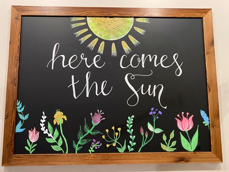 Chalkboard Ideas Spring, Spring Chalkboard Designs, Spring Flowers Chalkboard Art, Spring Restaurant Chalkboard, May Chalkboard Art Calendar, Cute Spring Chalkboard Ideas, Spring White Board Ideas, Sun Chalkboard Art, Chalk Board Quotes Ideas