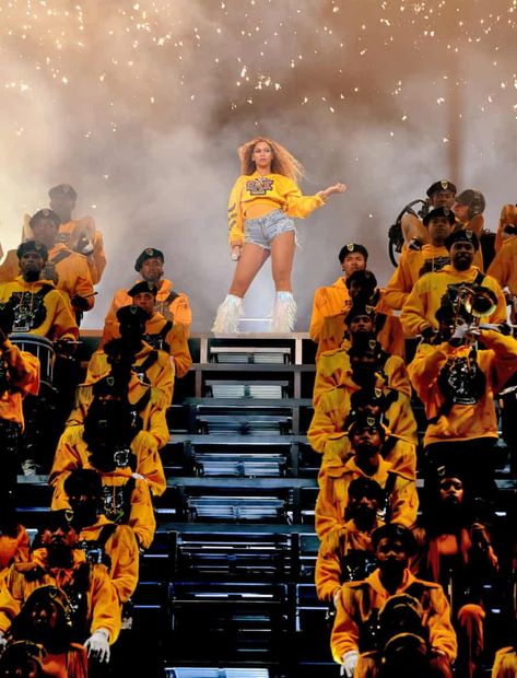 Beyonce Homecoming Aesthetic, Beyonce Homecoming, Beyonce Coachella, Coachella 2018, Beyonce Fans, Queen Bee Beyonce, Beyonce Outfits, Beyonce Style, Coachella Valley Music And Arts Festival