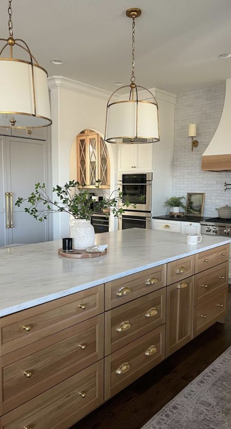 Two toned kitchen cabinets are a gorgeous design trend and we're sharing 17 of our favorite kitchens for inspiration! Matte Finish Kitchen, Modular Pantry, Two Toned Kitchen, Kitchen Cottagecore, Luxury Modular Kitchen, Two Toned Kitchen Cabinets, White Oak Kitchen, Living Room Transformation, Kitchen Cupboard Designs