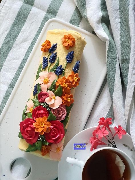 Buttercream Swiss Roll  by Ms. V Swiss Roll Cakes, Swiss Roll Cake, Cake Roll Recipes, Kolaci I Torte, Pretty Dessert, Cake Decorating Videos, Swiss Roll, Roll Cake, Piece Of Cake