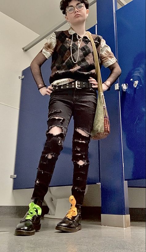 Whimsigoth Fashion Masc, Grunge Punk Outfits Men, Masc Fairy Grunge Outfit, Alt Masc Outfits, Masc Alt Outfits, Crowcore Fashion, Crowcore Outfit, Fairy Outfit Aesthetic, Agender Fashion