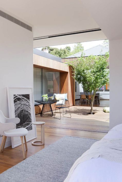 Victorian Terrace House by Matt Gibson Architecture and Design Victorian Terrace House, Outdoor Bedroom, Victorian Terrace, Patio Interior, Terrace Design, Design Exterior, Courtyard House, Terraced House, Architecture And Design