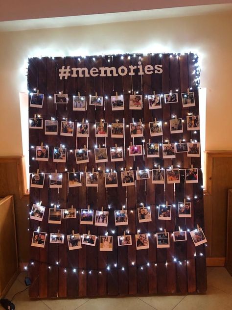 Memory Party Ideas, Farewell Wall Decoration Ideas, Wall Of Memories Display Ideas, Memories Prom Theme, Farewell Celebration Ideas, Picture Memory Boards, Prom Memories Ideas, Memories Theme Party, Classroom Memory Wall