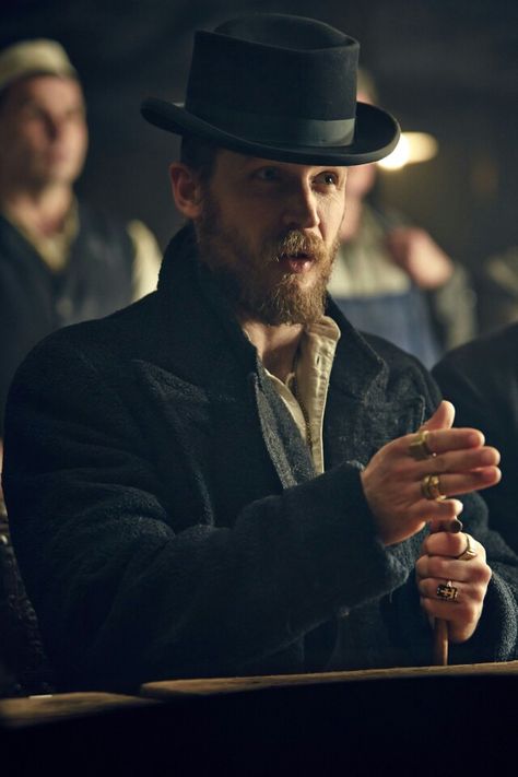 Alfie Solomons - Peaky Blinders Peeky Blinders, 007 Casino Royale, Alfie Solomons, Peaky Blinders Season, Peaky Blinders Series, Red Right Hand, Film Life, Tommy Shelby, Thomas Hardy