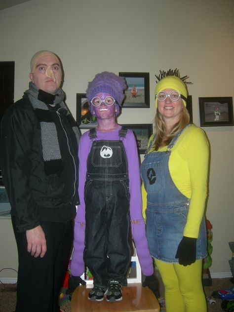 Gru, Purple and yellow Minion Cute Halloween Outfits For Trios, Grew And Minions Costume, Minions And Gru Halloween Costume, Gru Vector Minion Costume, Purple Minion Outfit, Minion Custome Halloween, Gru Minion Costume, Minions Costume Group, Minons Outfit Costume Ideas