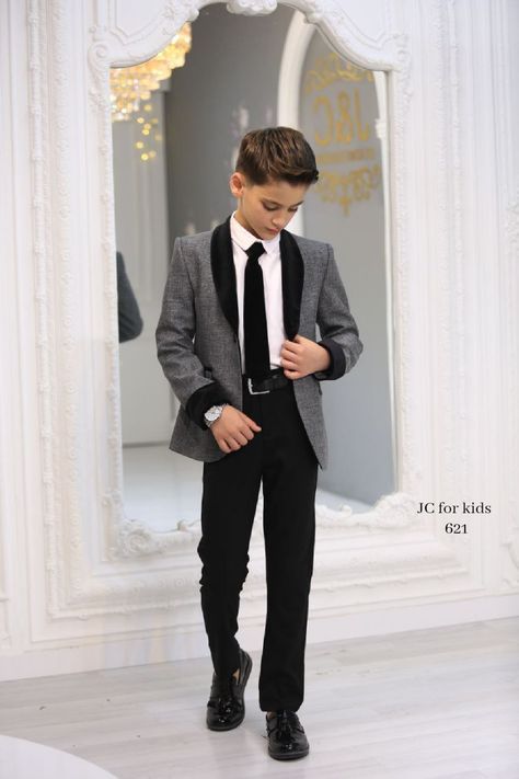 Rich Boy Outfits, Formal Boys Outfit, Boy Outfits Aesthetic, Marriage Clothes, Dark Academia Outfits, Kids Formal, Academia Outfits, Kids Studio