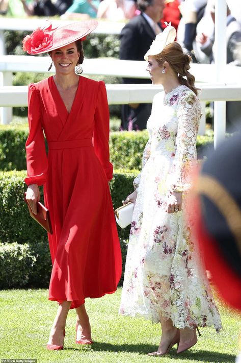 Ascot Outfits, Düşes Kate, Princesse Kate Middleton, Estilo Kate Middleton, Kate Middleton Outfits, Philip Treacy, Kate Middleton Prince William, Alexander Mcqueen Dresses, Royal Wedding Dress