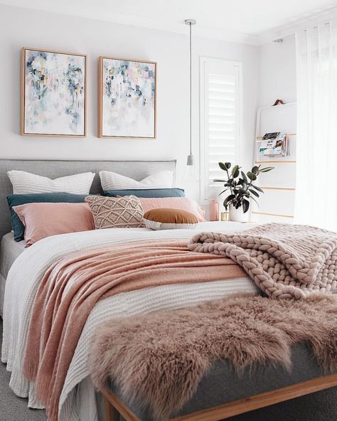 white bedding ideas! #whitebedding #whitebedspread #whiteduvet #whitesheets #whitebedroom #white #bedding Bedroom Inspiration Cozy, Interior Design Minimalist, Feminine Bedroom, Cute Dorm Rooms, Woman Bedroom, Shabby Chic Bedrooms, Gray Bedroom, Chic Bedroom, Johannesburg