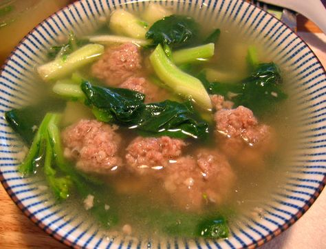 North Korean Meatball Soup - Recipes Wiki Korean Meatballs Recipes, Korean Meatballs, Broccoli Pasta Recipe, Korean Recipe, Korean Soup, Meatball Soup Recipes, Minced Beef, Meat Recipes For Dinner, Korean Recipes