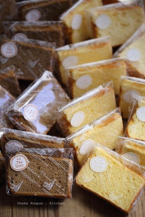 Cake Packing Ideas, Cake Slice Packaging, Food Packaging Ideas, Bake Sale Packaging, Biscuits Packaging, Slice Cake, Dessert Box, Bread Packaging, Cake Cafe