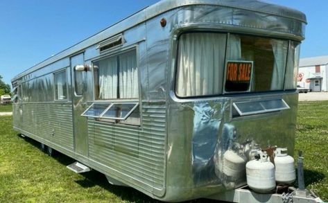 Camper Decor Ideas, Aesthetic Camper, Vintage Trailers For Sale, Royal Mansion, Spartan Trailer, Vintage Motorhome, Vintage Trailer Interior, Cool Rvs, Trailer Interior