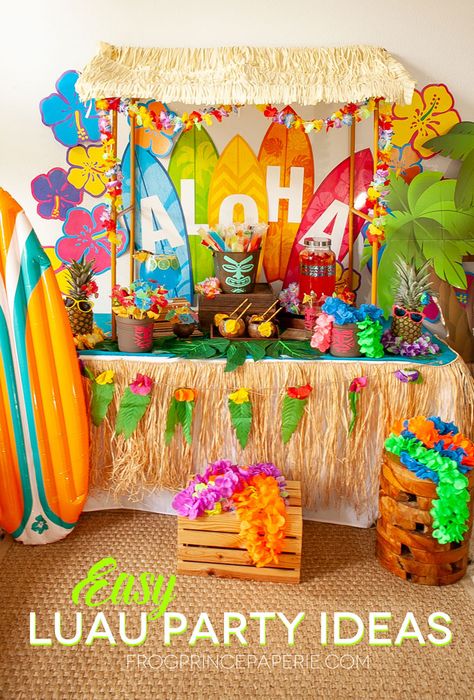 Use store bought and 5 minute DIY projects to make the luau party of your dreams with this post full of easy luau party ideas! Hawaii Birthday Party, Luau Party Ideas, Roll Sliders, 17. Geburtstag, Hawaii Themed Party, Hawaiian Roll, Hawaiian Party Theme, Hawaii Theme, Luau Party Supplies